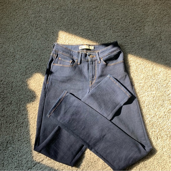Levi's Denim - Levi's Mid-rise skinny size 4